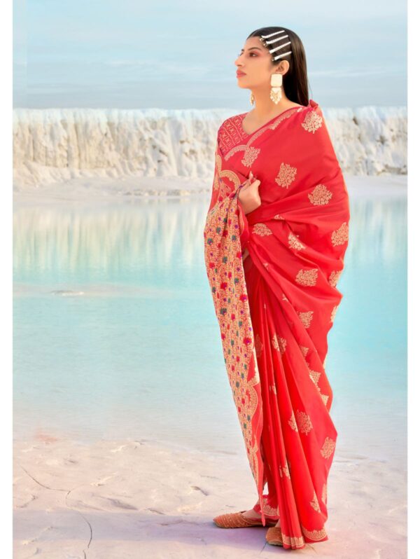 Beautiful Red Banarasi Silk Woven Design Saree With Blouse Piece - GG000155